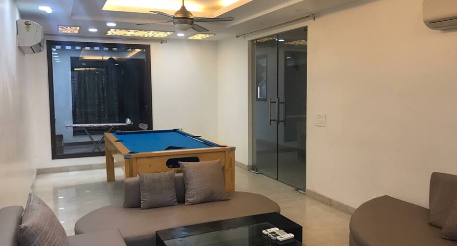 Luxurious! 4bhk apartment, New Delhi 2